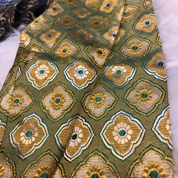 Sacred Threads Bohemian Indian silk beautiful colorful patchwork pattern - Picture 3 of 11